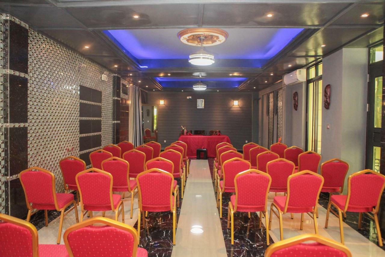 Hotel Kangaroo Bujumbura Bagian luar foto
