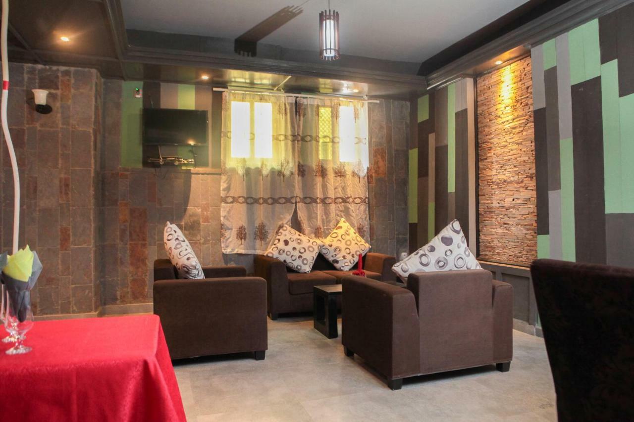 Hotel Kangaroo Bujumbura Bagian luar foto
